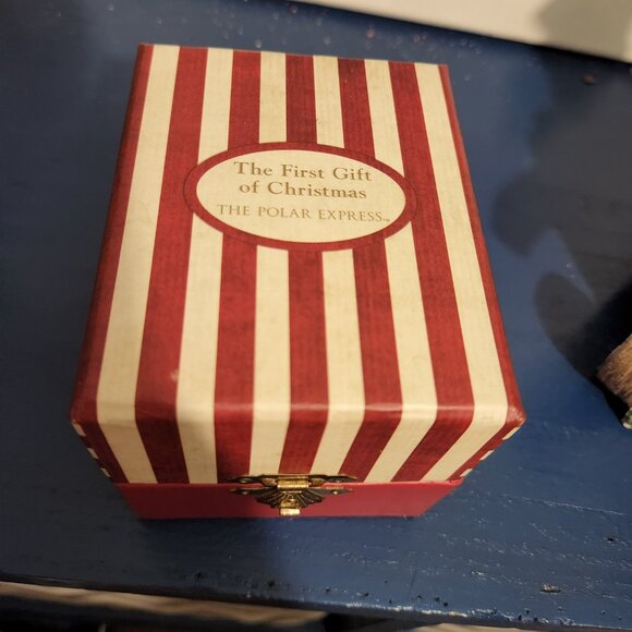 4 piece decorative Christmas lot|Light up|Tree ornament|Hallmark|Yankee candle - Picture 11 of 12